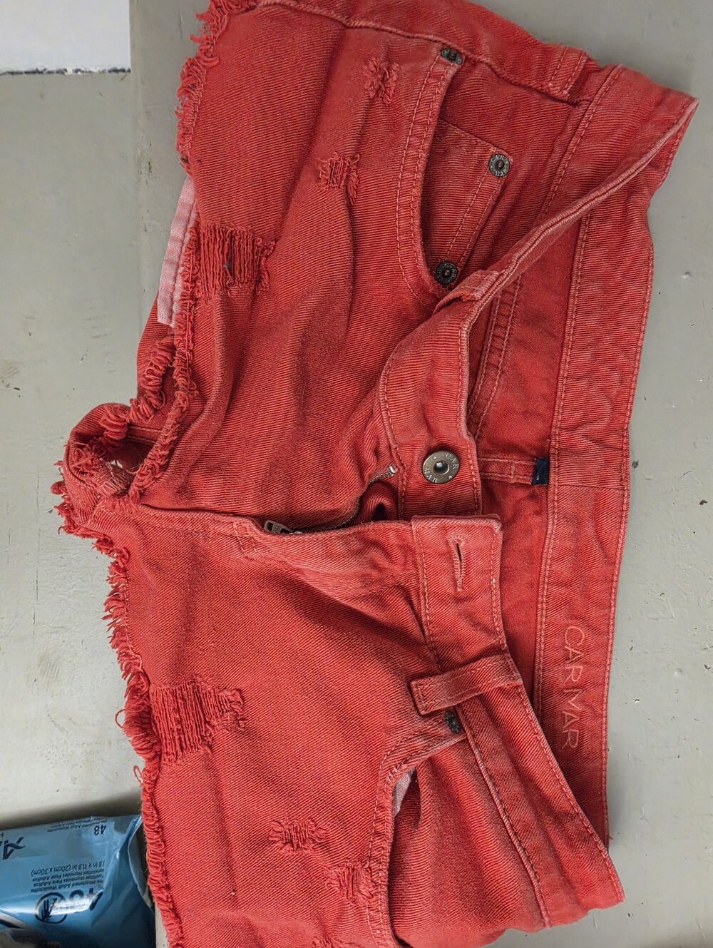 Red denim shorts with frayed hem, size 27 Carmar #summer #beachwear